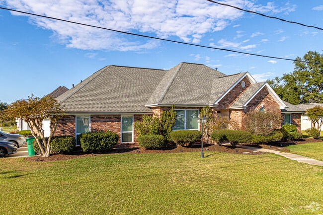 Large traditional homes are an option when looking to move to Hahnville.