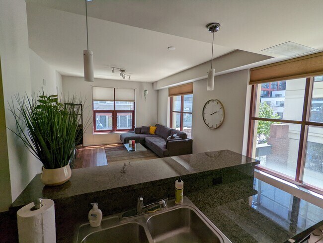 Metrome unit 309, San Diego, CA 92101 - photo 3