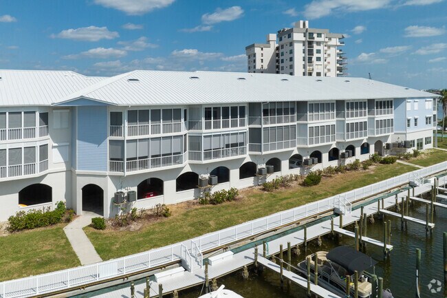 Recently renovated waterfront condos along the waterways of San Carlos are must see properties.