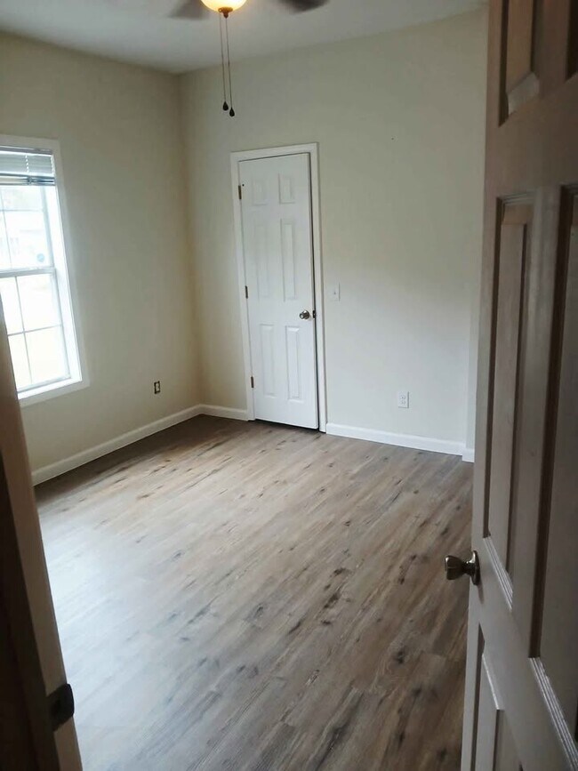 1313 W Huntington Ave, Jonesboro, AR 72401 - photo 5