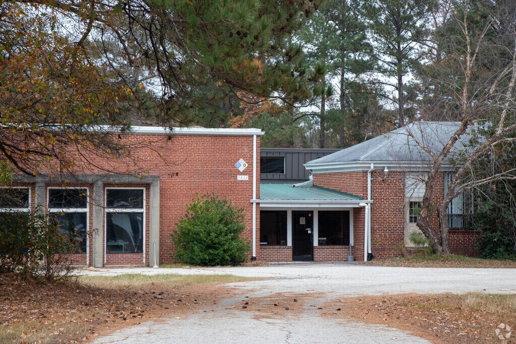 Jordan Lake School Of The Arts provides education in 
Outlying Chatham County.