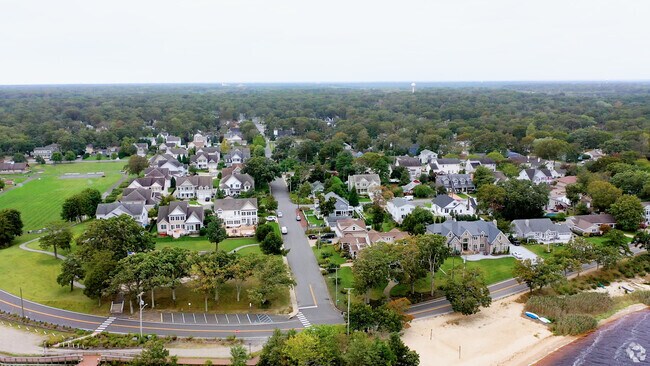 Neighborhood_PineBeach_V1_101823