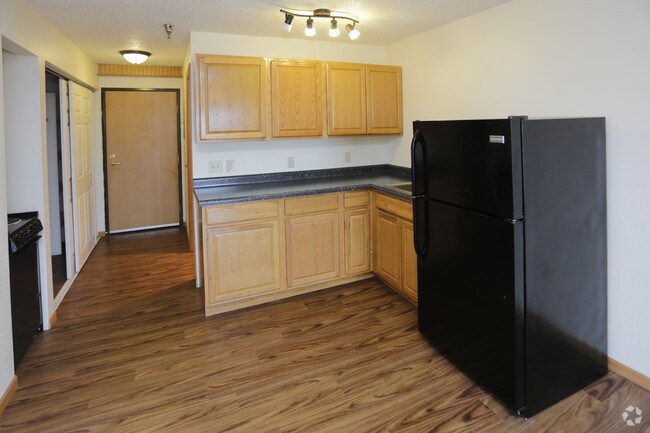 GLEN PLACE APARTMENTS, Duluth, MN 55806 - photo 4