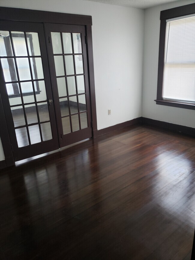 74 4th St unit 2nd floor, Hamden, CT 06514 - photo 4