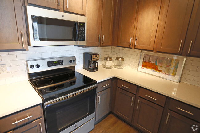 2BR, 2BA - B2