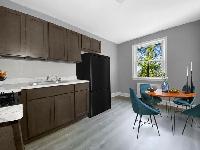 Oxford Gardens managed by Silverstone Properties, Philadelphia, PA 19124 - photo 6