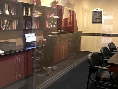 Facility-Business Lounge