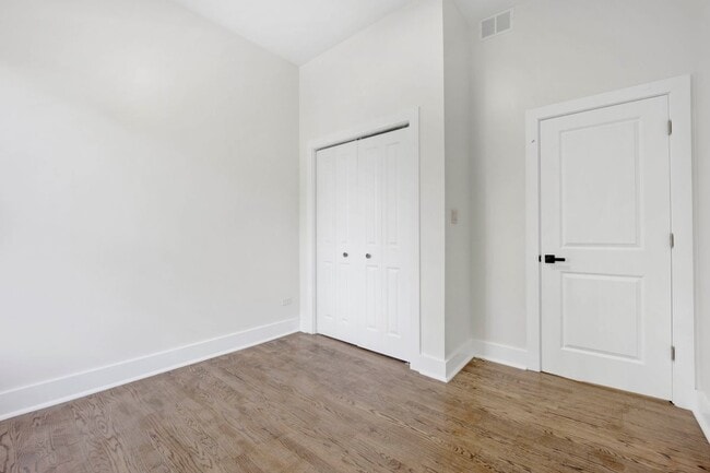 4927 S Prairie Ave, Chicago, IL 60615 - photo 3