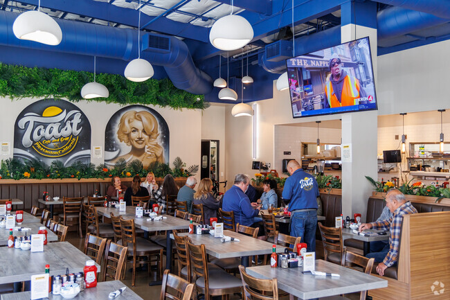 Pheasant Ridge neighbors love gathering at Toast for great food and a welcoming atmosphere.