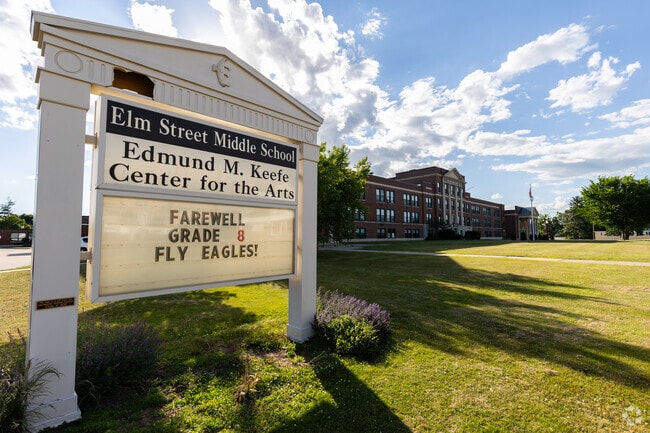 Elm Street Middle School serves students in the Nashua, New Hampshire community.