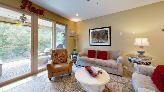 540 River Run unit 305, New Braunfels, TX 78132 - photo 2