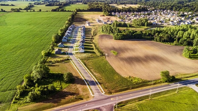 364 Isaac Tharp St, Pataskala, OH 43062 - photo 3