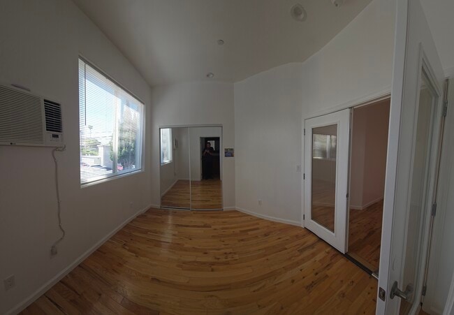 4431 S Centinela Ave unit 5, Los Angeles, CA 90066 - photo 5