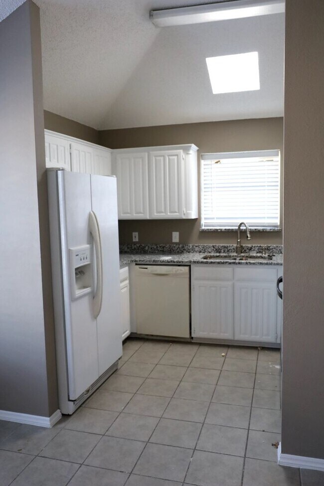 116 Misty View Ln, Roanoke, TX 76262 - photo 5