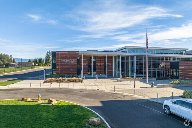 Lakewood High School helps students plan for graduation and beyond.