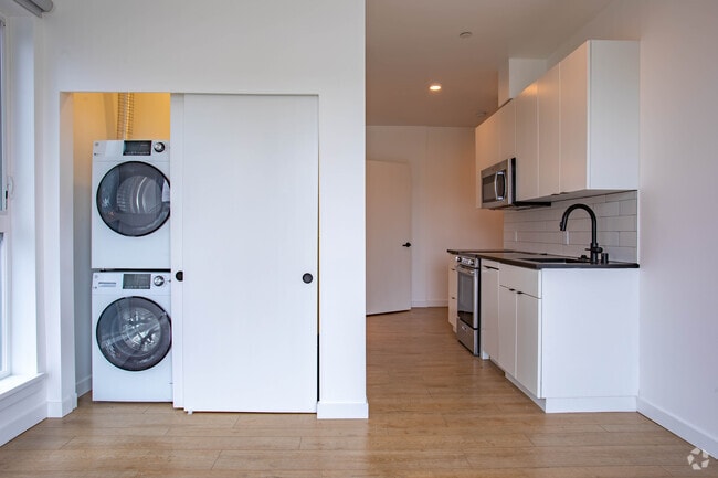 Welcome to Lakeview! - Live in Luxury & Style in the heart of Eastlake, Seattle, WA 98102 - photo 7