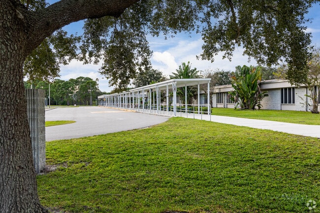 Parkway Elementary School has a designated pick up and drop off area.