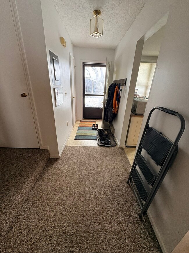 K6 Stonehedge Dr, South Burlington, VT 05403 - photo 5