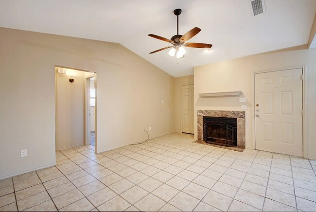 619 Luther Dr unit B1, Georgetown, TX 78628 - photo 6