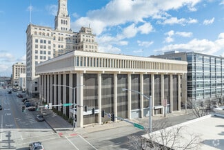 229 W 3rd St, Davenport, IA 52801