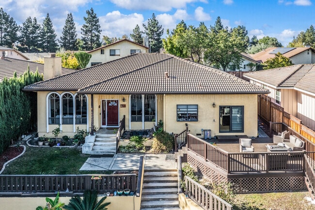 Large homes in Irvington offer luxurious living spaces and modern amenities.