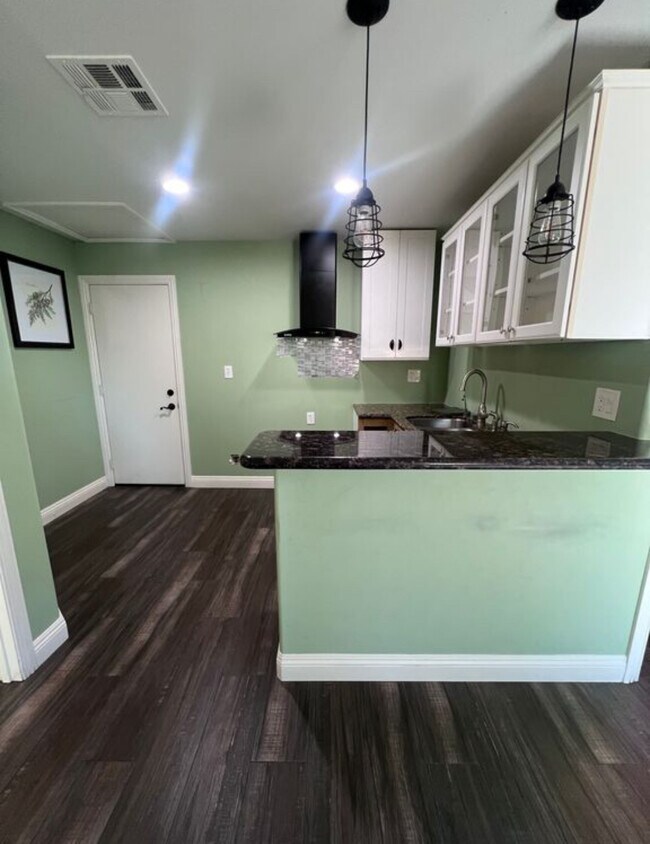 28823 Kenroy Ave, Canyon Country, CA 91387 - photo 3