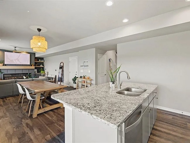 6047 Mumford Dr, Colorado Springs, CO 80925 - photo 7