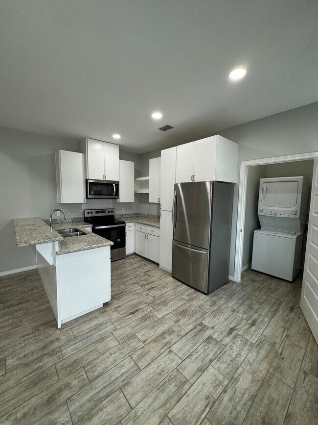 1401 W Heritage Dr unit 1, Pharr, TX 78577 - photo 5