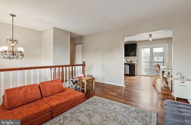 7867 Pepperbox Ln, Pasadena, MD 21122 - photo 4