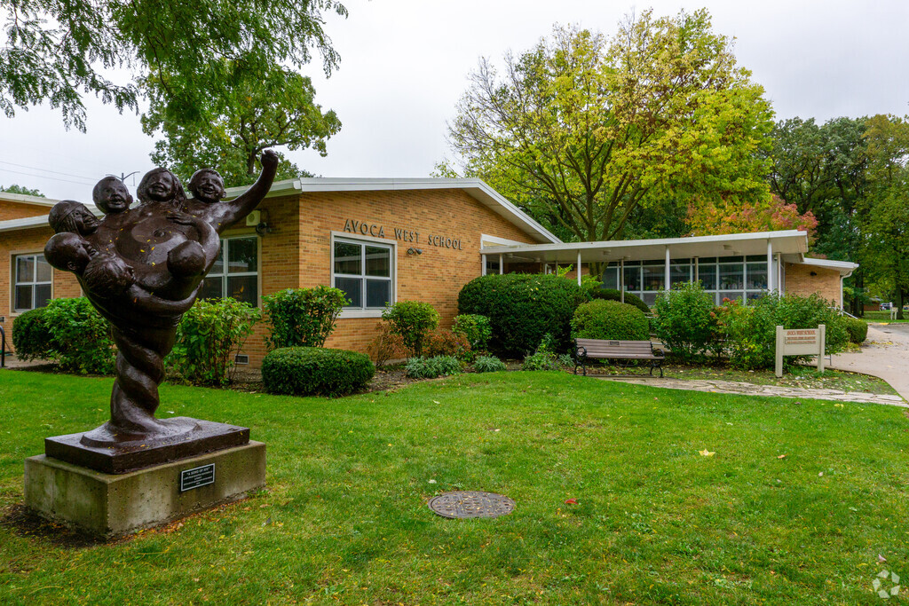 Avoca West Elementary School serves students in the Glenview Southeast community.