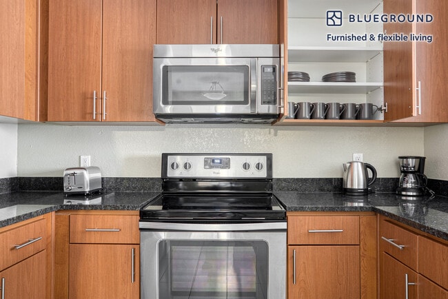 2201 Bridgepointe Pkwy unit FL2-ID713, Foster City, CA 94404 - photo 7