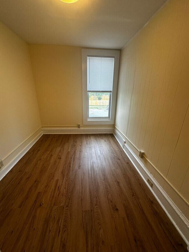 9 Lakeview Terrace unit 2, Burlington, VT 05401 - photo 5