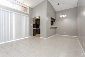 1915 Richmond Rd, Texarkana, TX 75503