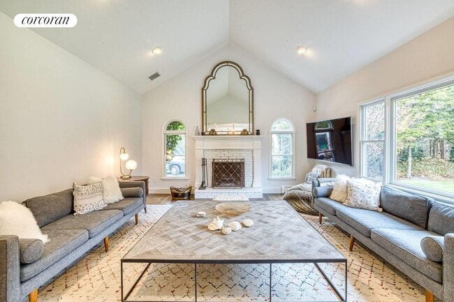 8 Cedar Haven Ln, Sag Harbor, NY 11963 - photo 2