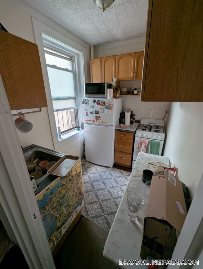 364 Riverway Unit 4, Boston, MA 02115