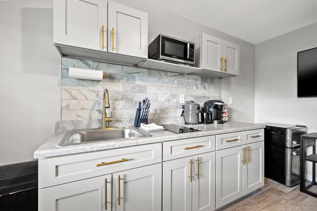 4323 E Henry Ave unit ID1244348P, Tampa, FL 33610 - photo 5