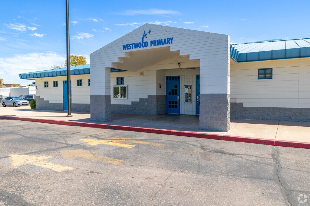 Discover learning at Westwood Primary School in Alhambra.
