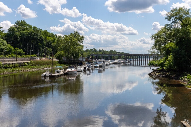 Along Crosswicks Creek there are a few boat docks in Bordentown.