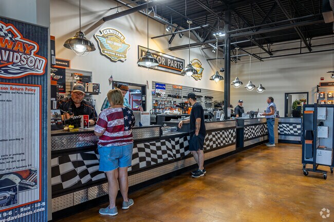 Speedway Harley Davidson has a renowned service desk to help Harris-Houston residents.