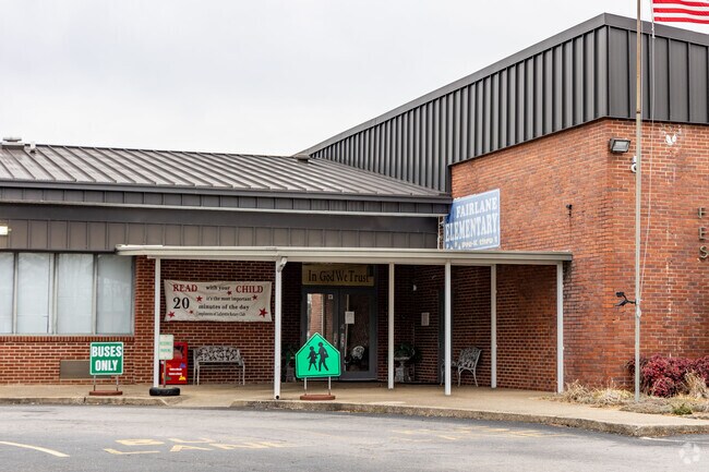 Fairlane Elementary has a student to teacher ratio of 17:1 as of 2023.