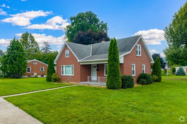 You'll find many different architectural styles in Robesonia.