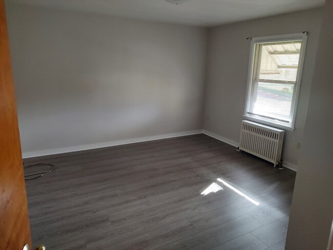 537 Sewickley St unit 2 Rear, Greensburg, PA 15601 - photo 7