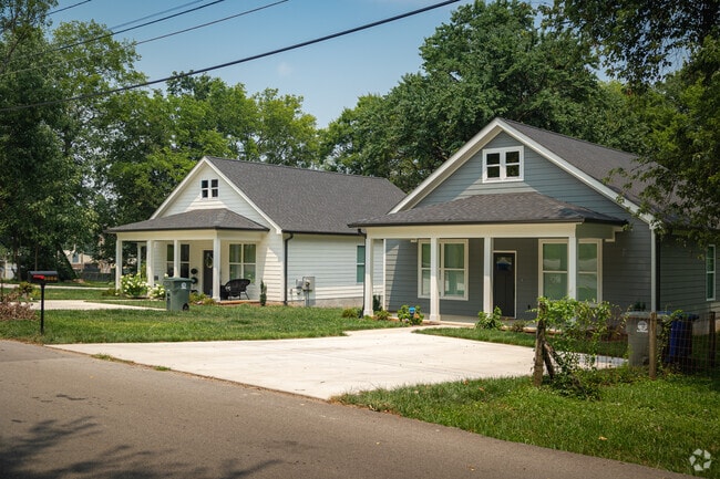 A pair of newly built homes adorn the streets of Clifton Hills.