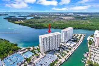 300 Bayview Dr Unit 17, Sunny Isles Beach, FL 33160