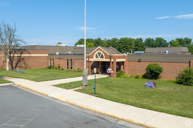 Sugarland Elementary School faithfully serves the children living in Cascades.
