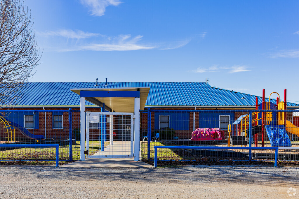 The Paoli Elementary School offers the Wayne neighborhood a dynamic learning environment.