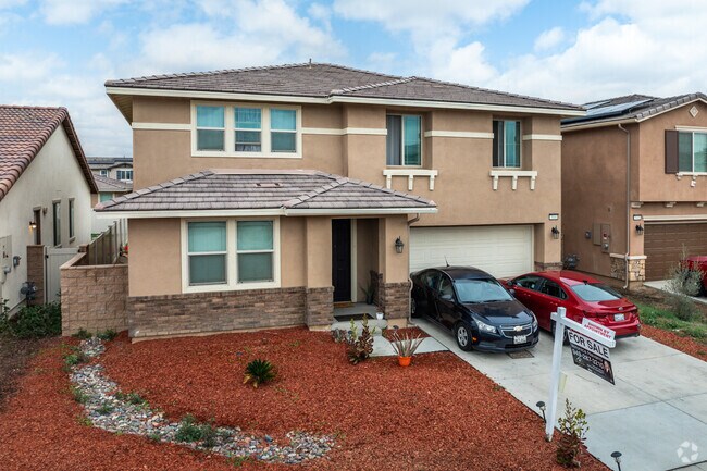 Find homes with plenty of garage space in South Perris.