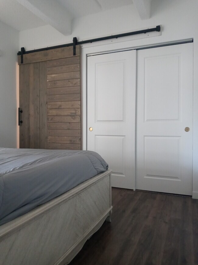 Closet-2nd bedroom