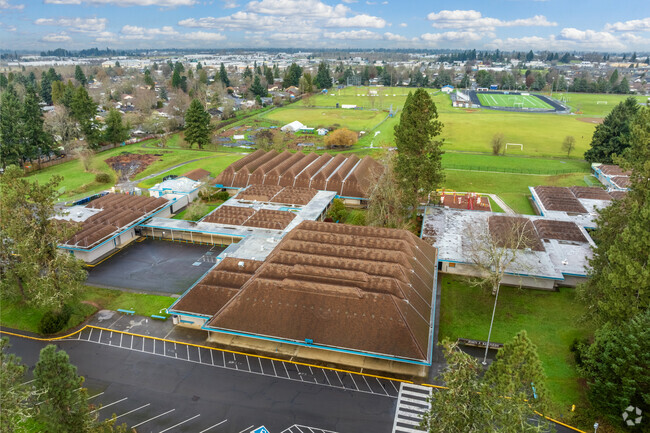 Kennedy Middle School is located in the Churchill neighborhood of Eugene, Oregon.