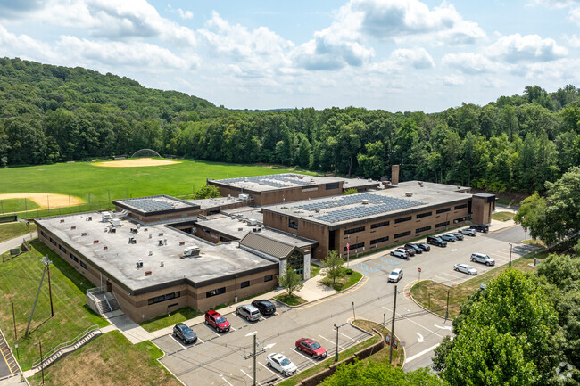 Kinnelon students in grades 6-8 can attend the highly rated Pearl R. Miller Middle School.